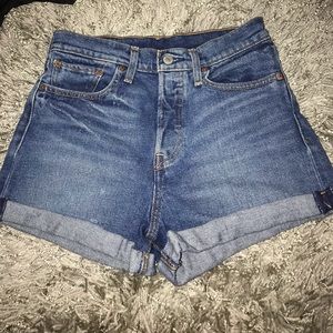 high wasted shorts !!